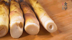 春筍剝?nèi)ネ鈿ぃ谐蓾L刀塊。