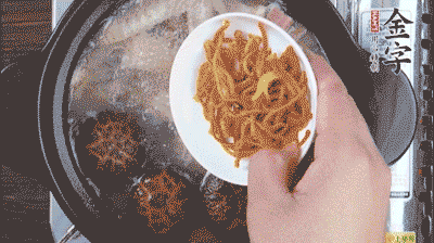 放蟲草花再煮10分鐘。