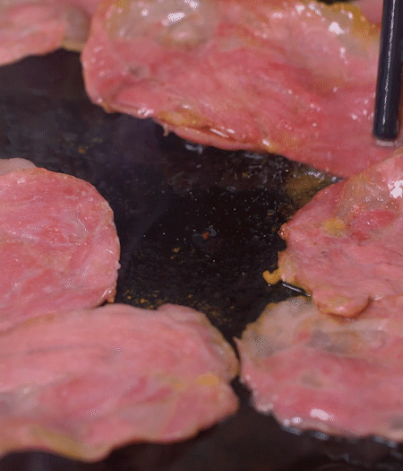 金字淡火腿用黃油/橄欖油煎熟。