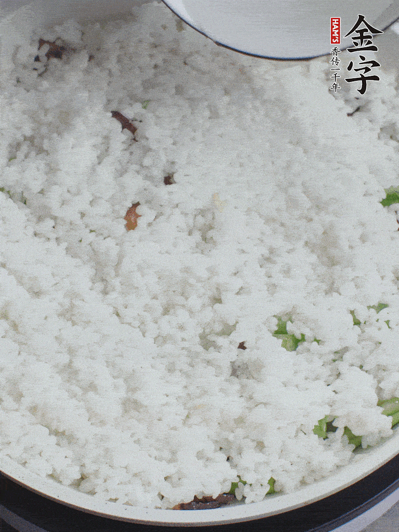 放一碗水，蓋蓋燜煮。