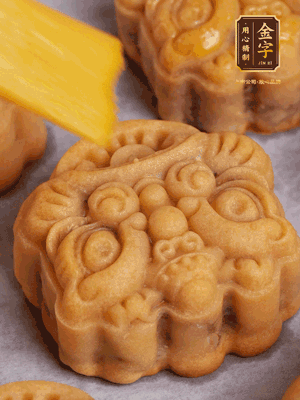 冷卻5分鐘刷上蛋液，160℃再烤10分鐘，回油1晚更香