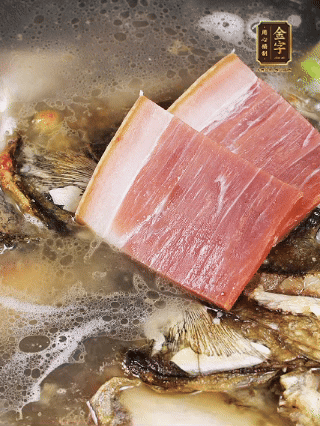 大火燒開，大火煮10~15分鐘。放入切好的豆腐，再煮5分鐘大火燒開，大火煮10~15分鐘。放入切好的豆腐，再煮5分鐘